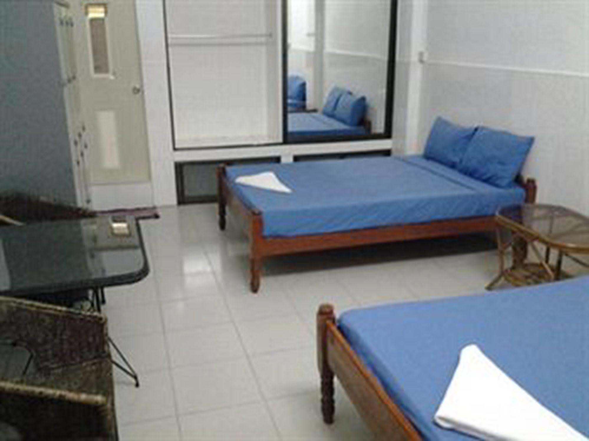 Riverside Backpackers Πνομ Πενχ Εξωτερικό φωτογραφία
